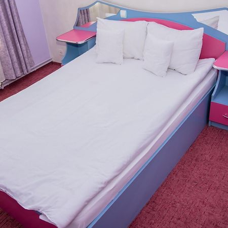 Hotel Yax Cîmpeni Kamer foto