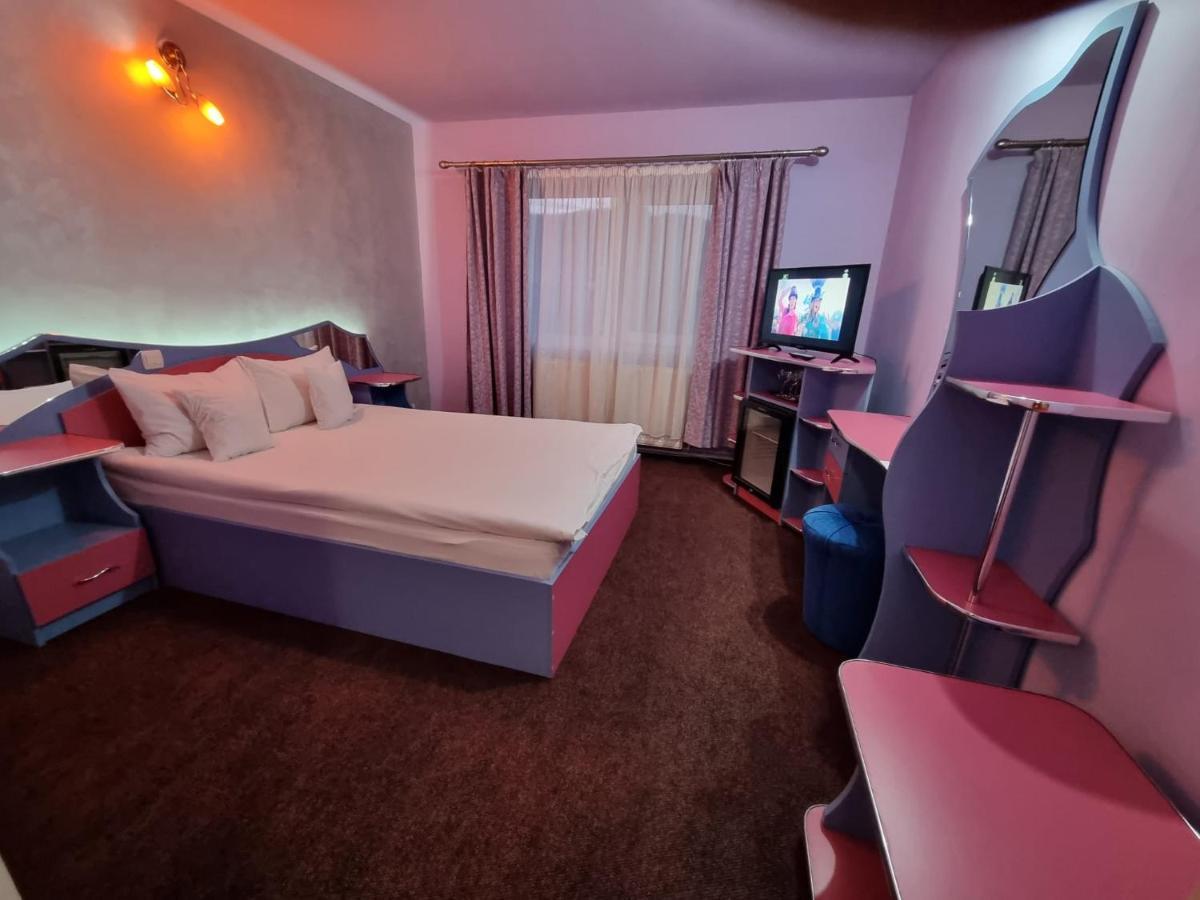 Hotel Yax Cîmpeni Kamer foto