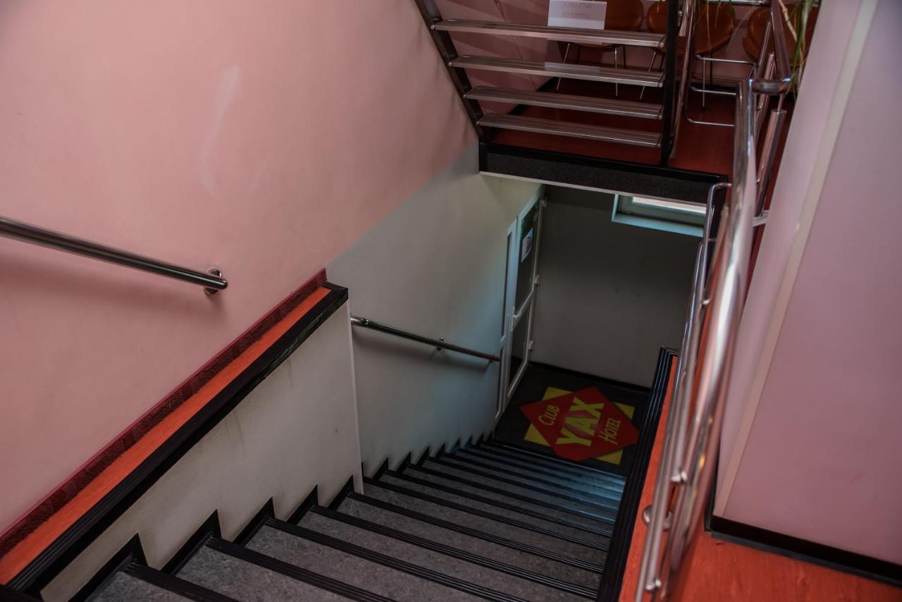 Hotel Yax Cîmpeni Buitenkant foto