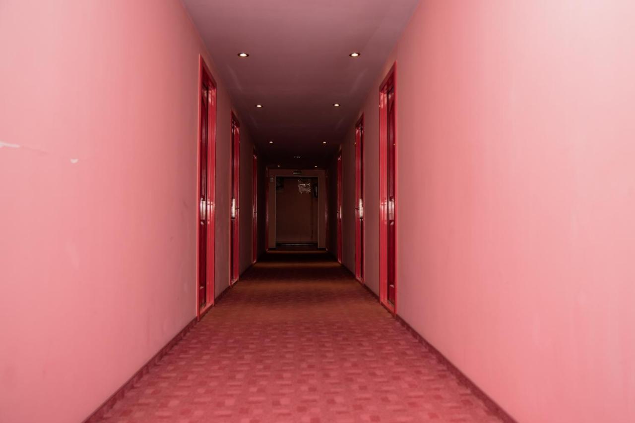 Hotel Yax Cîmpeni Buitenkant foto