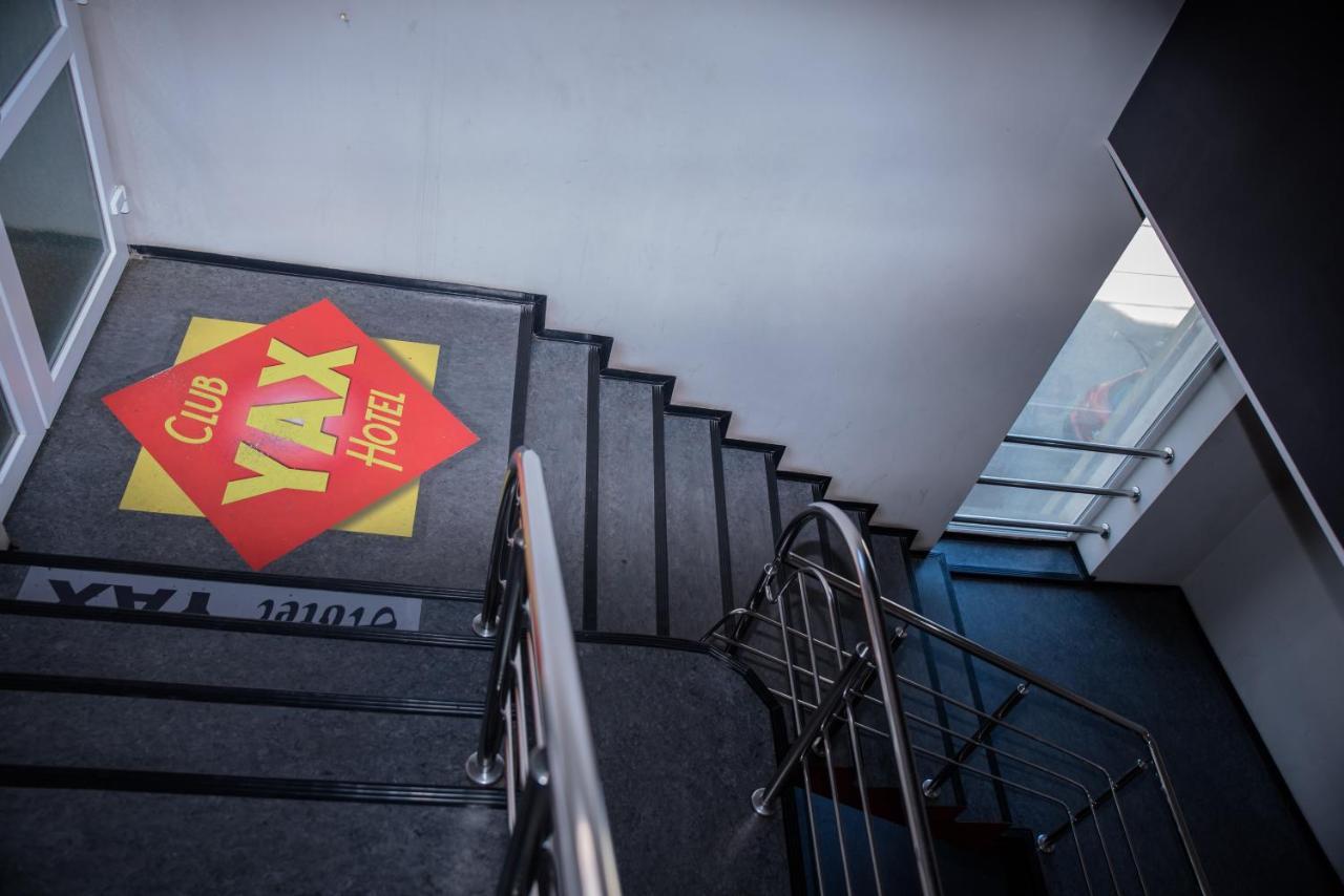Hotel Yax Cîmpeni Buitenkant foto