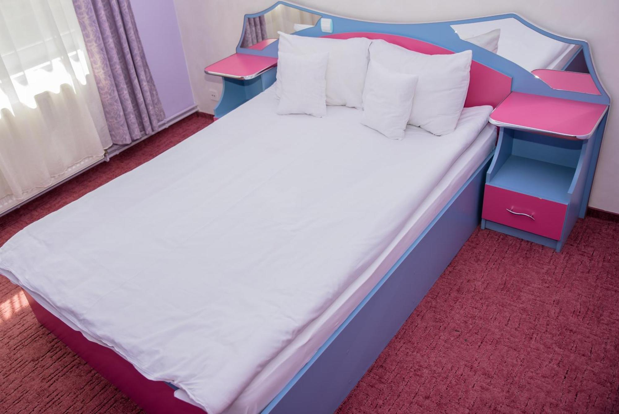 Hotel Yax Cîmpeni Kamer foto